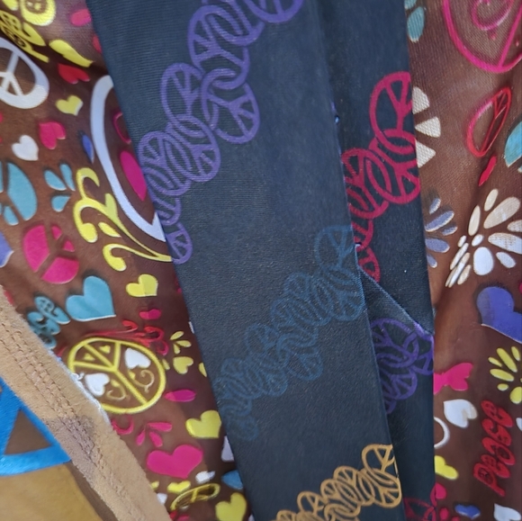 Hippy couple costume tie for him and outfit for her - Picture 2 of 6